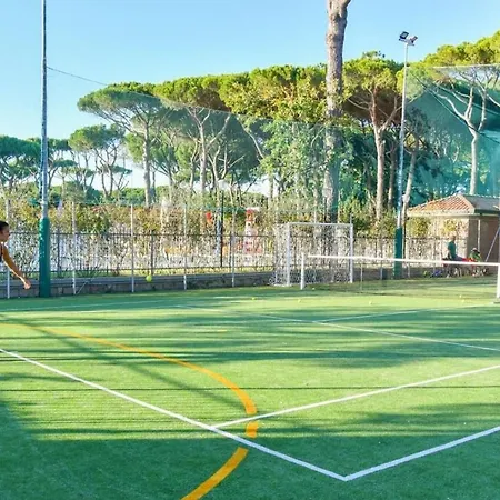 Cozy 2 Bedroom Sleeps 5 In Lido Di Spina, Italy-perfect Family Retreat 別荘